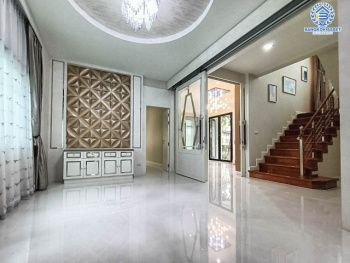 บ้านเดี่ยวมือสองย่านนนทบุรีฯ ม.เพอร์เฟคมาสเตอร์พีช รัตนาธิเบศร์  เนื้อที่กว้างขวางมากถึง 130.20 ตร.ว.  ฟังก์ชัน 4 ห้องนอน 5 ห้องน้ำ ที่จอดรถ 3 คัน เฟอร์นิเจอร์บิ้วท์อิน เปลี่ยนสุขภัณฑ์ใหม่ทั้งหลัง! บนทำเลแห่งการเดินทาง ใกล้รถไฟฟ้าสายสีม่วง "สถานีไทรม้า" และทางด่วน "งามวงศ์วาน" จองเลย!